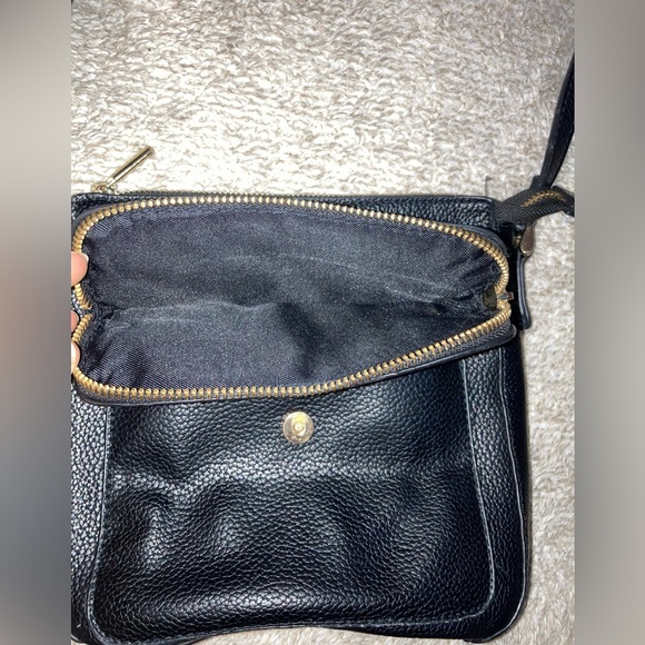 Multi-pocket crossbody - Picture 5 of 6